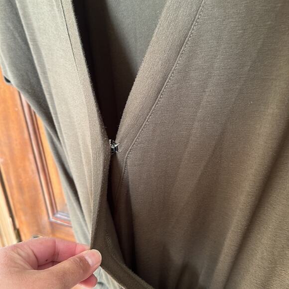 Olive Green Solid Color Short Sleeve Elastic Waist Jumpsuit Size S - Picture 3 of 10